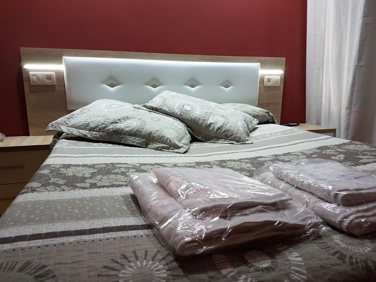 Hostal Los Nogales 칸가스 델 나르세아 외부 사진