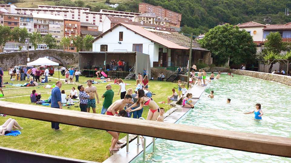Hostal Los Nogales 칸가스 델 나르세아 외부 사진
